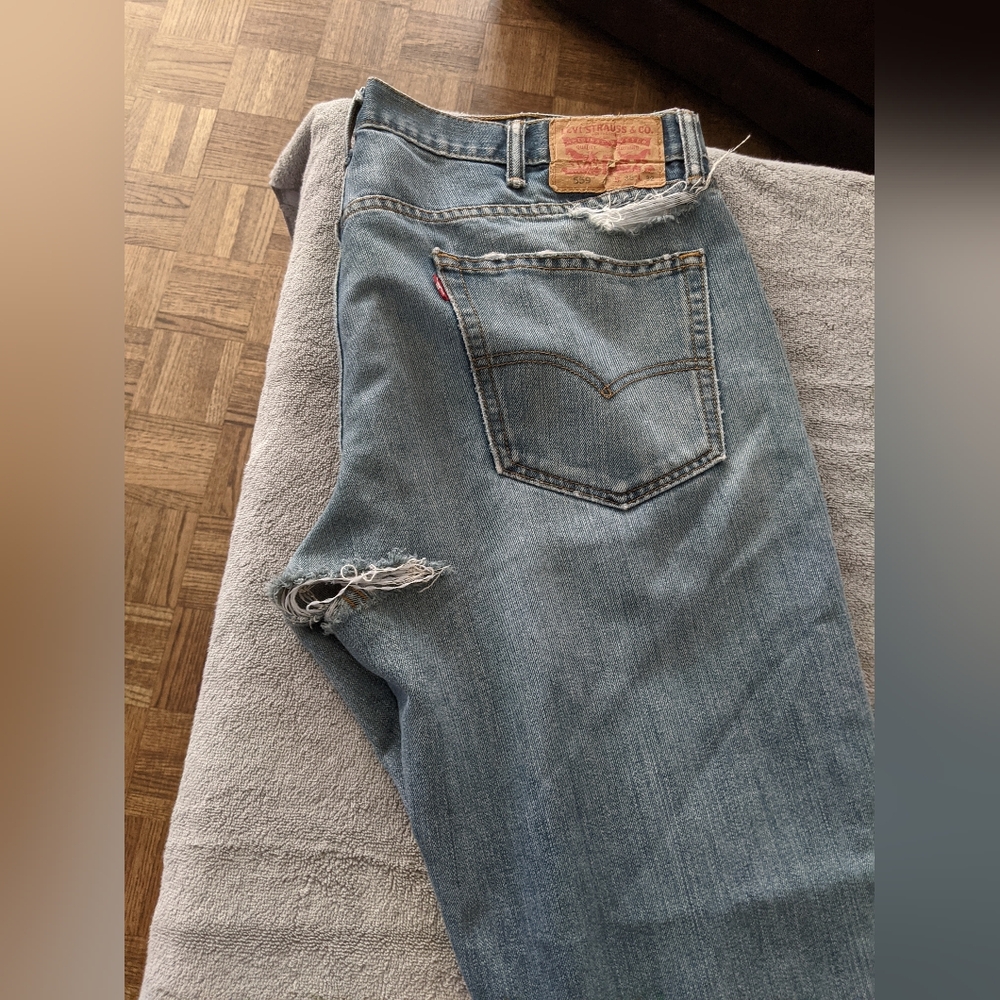 Men's Levi Jeans - Picture 7 of 7
